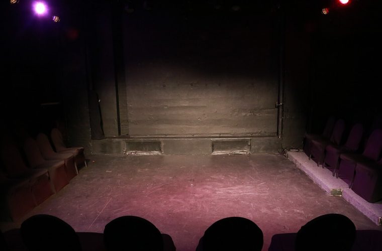 Next to Normal, een Pulitzer Prize-winnende Amerikaanse musical over een gezin en bipolaire stoornis, op het speelschema van Schouwburg Hengelo.